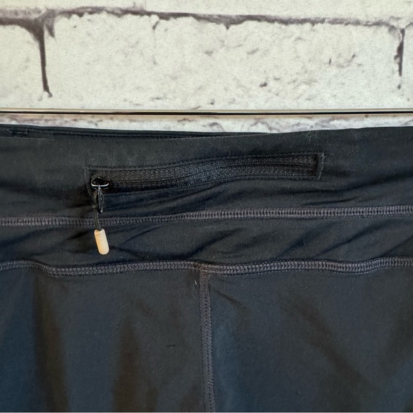 Lululemon Athletica Speed Shorts SZ 6 Activewear - Picture 3 of 4